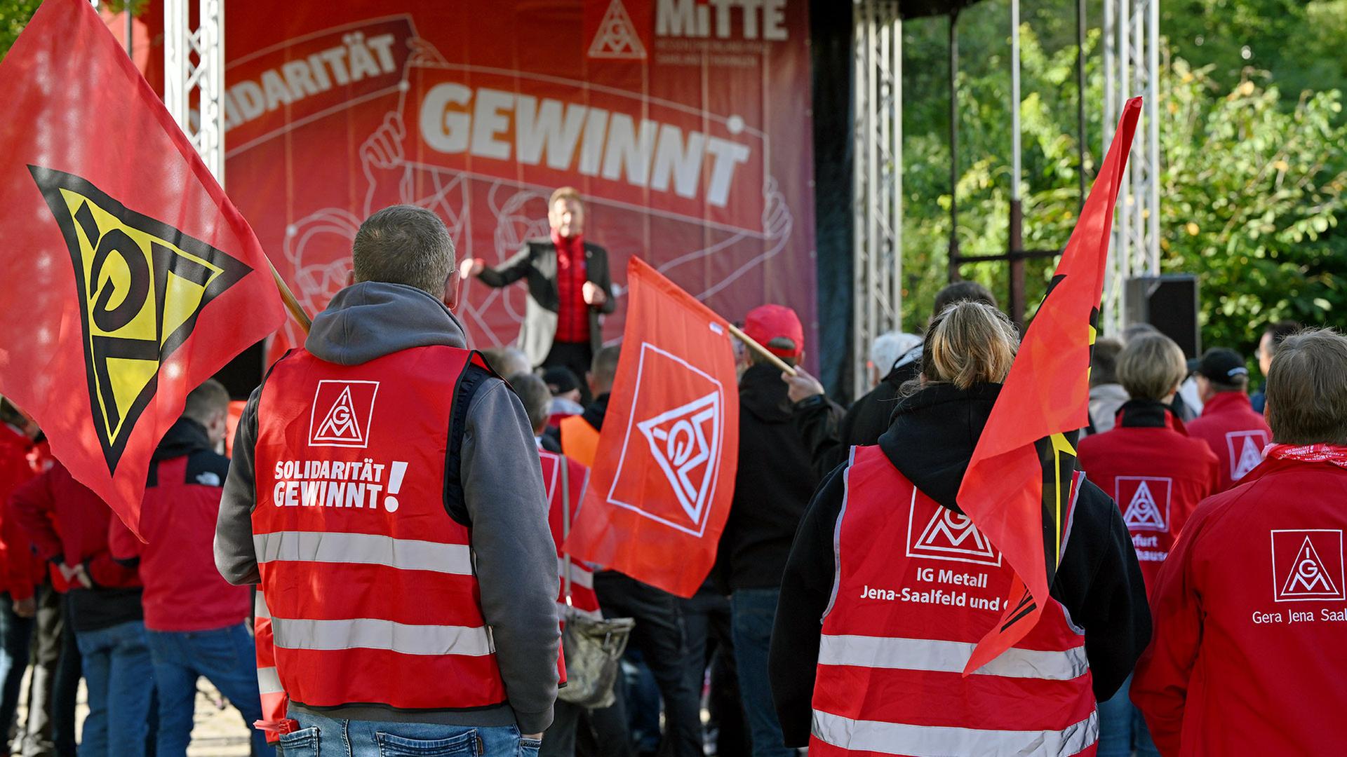 German Auto and Engineering Workers Secure 5.5% Wage Increase Following Intense Negotiations