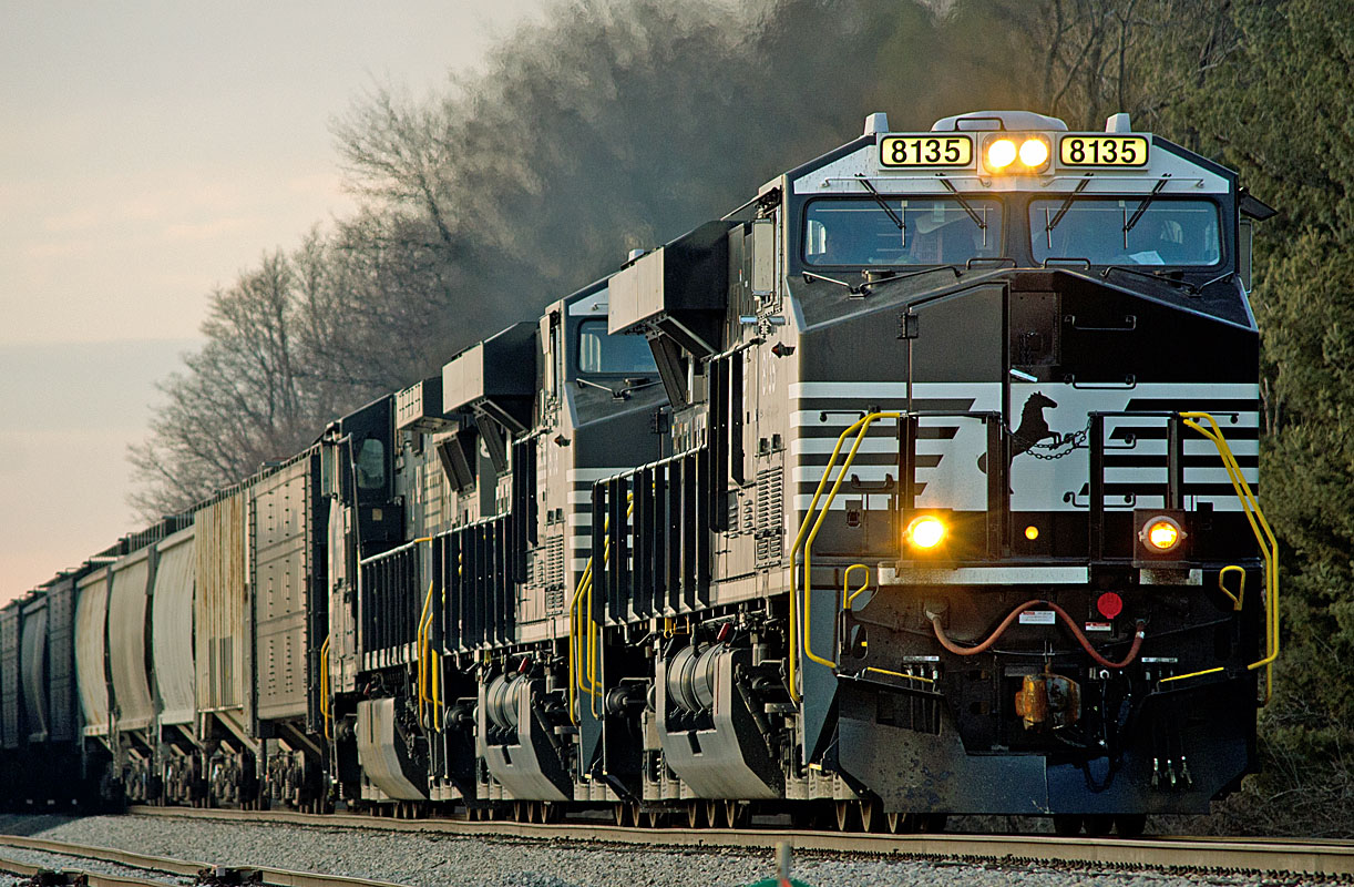 Norfolk Southern Faces Challenges in Metals and Automotive Sectors Amid Stronger Intermodal Growth