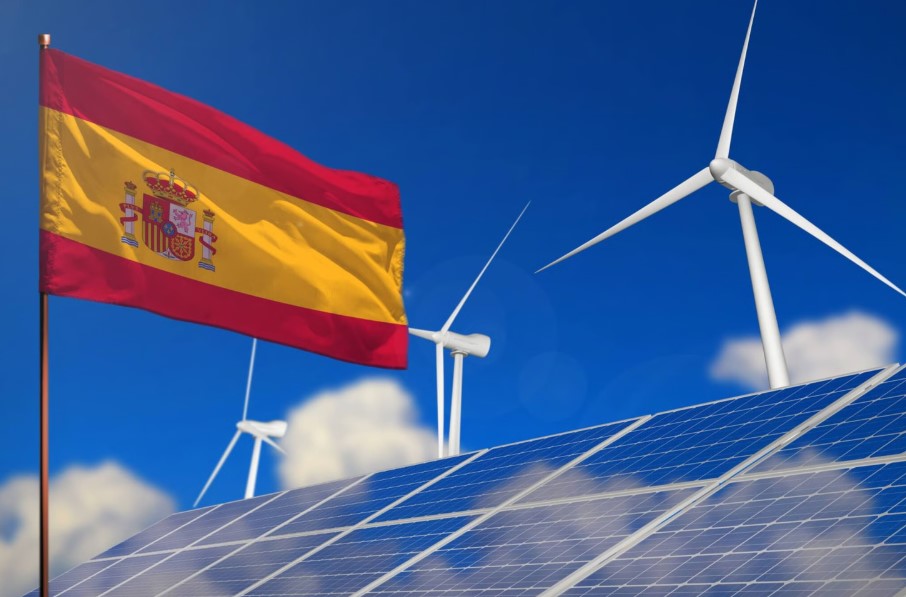 EIB and Naturgy Partner for €1bn Renewable Energy Projects in Spain