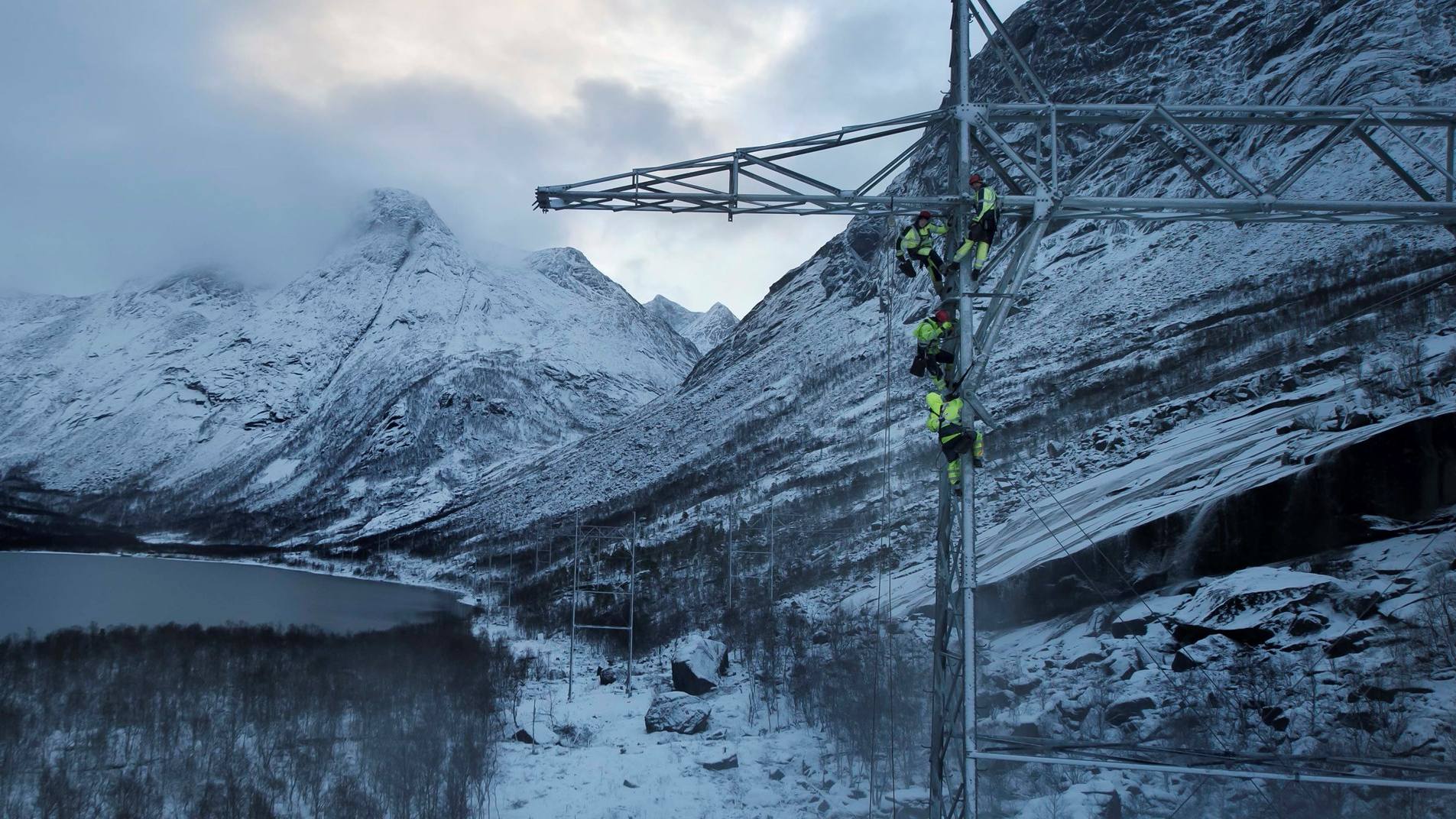 Norway Eyes Cutting Power Exports Amid Soaring Domestic Electricity Prices