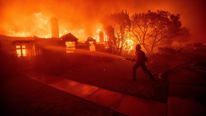 Over 30,000 Evacuated as Wildfires Intensify in Southern California