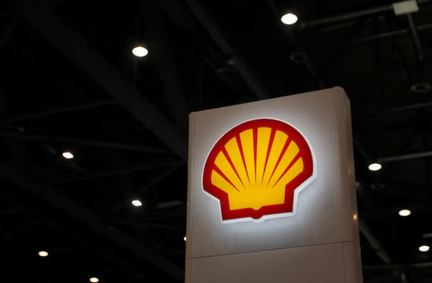 Shell Lowers LNG Production Outlook Amid Write-offs and Scaling Back Offshore Wind Projects