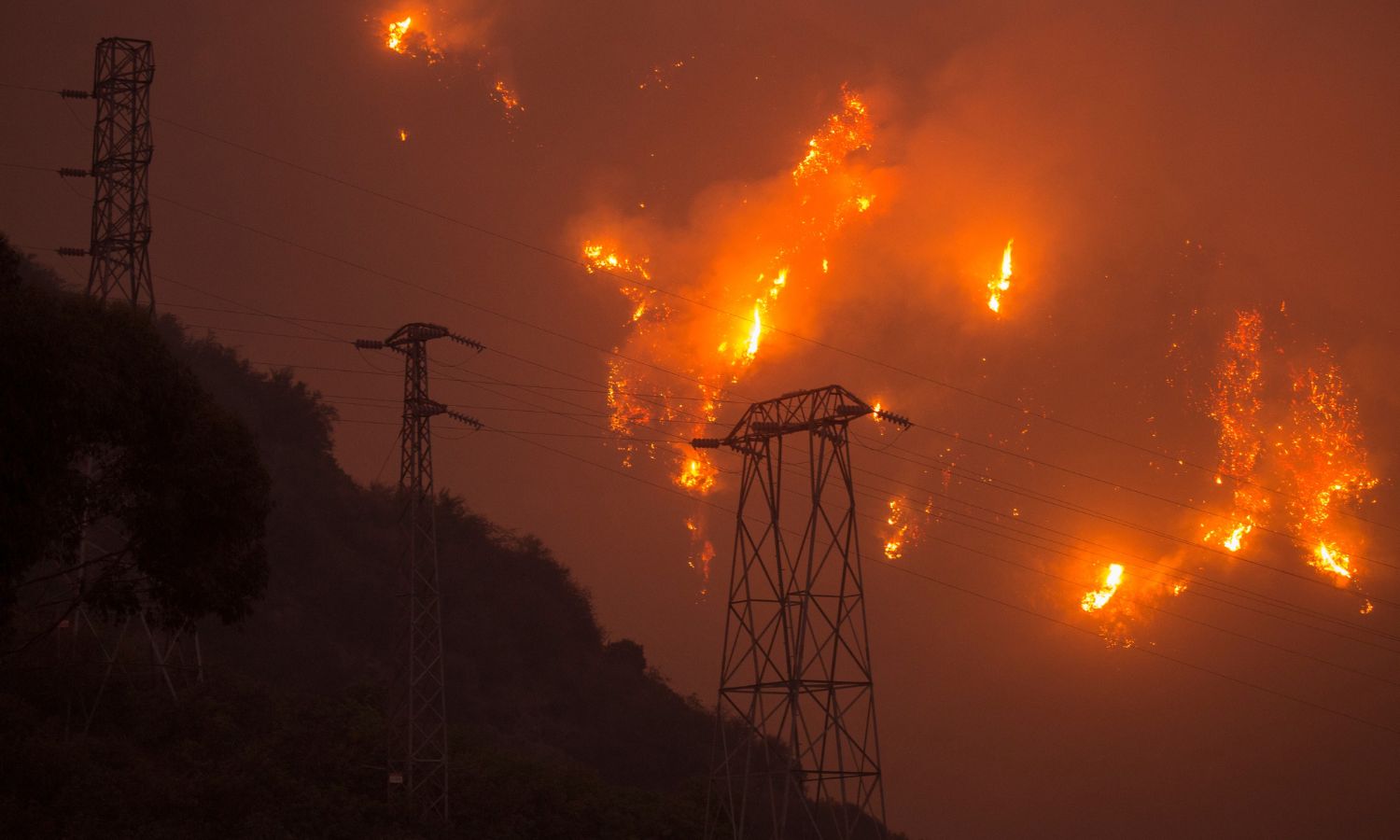 Edison International Provides Update on Southern California Wildfires and Power Outages