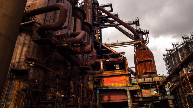 UK Government Weighs Domestic Steelmaking Strategy Amid Industry Struggles