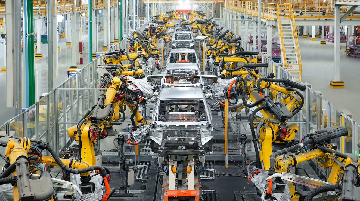 EU Car Production Decline Signals Deepening Crisis in Automotive Sector