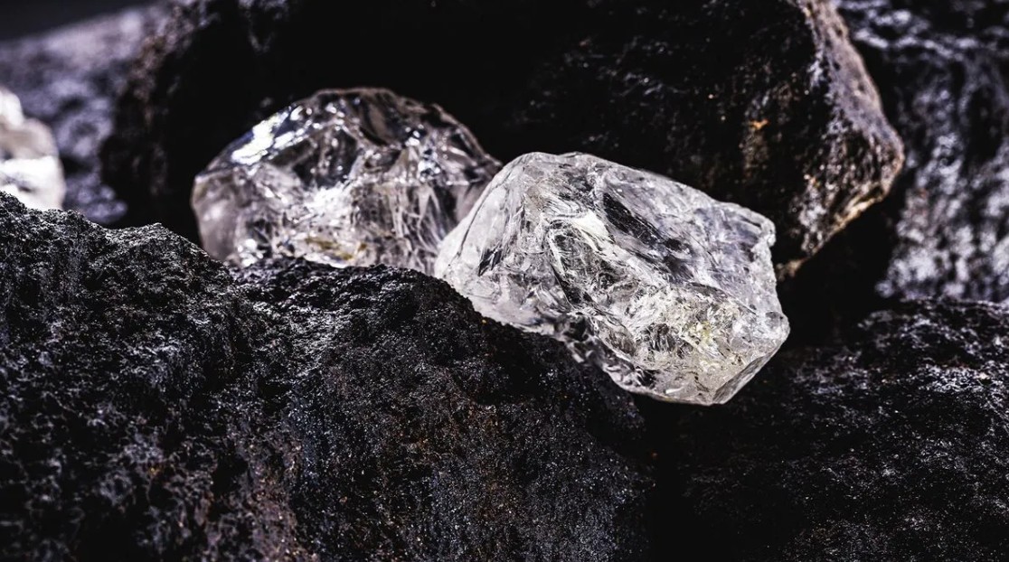 Angola Proposes to Buy Anglo American’s 85% Stake in De Beers