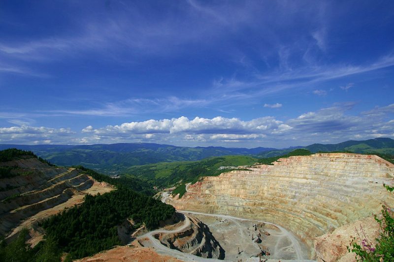 Sagittarius Seeks Partner for Philippines' Largest Copper-Gold Mine