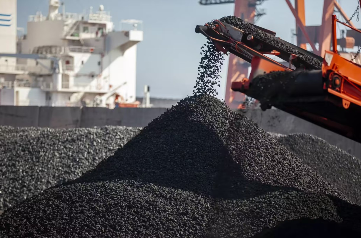 China Iron Ore Imports Surge to 113 Million Tons in October 2025