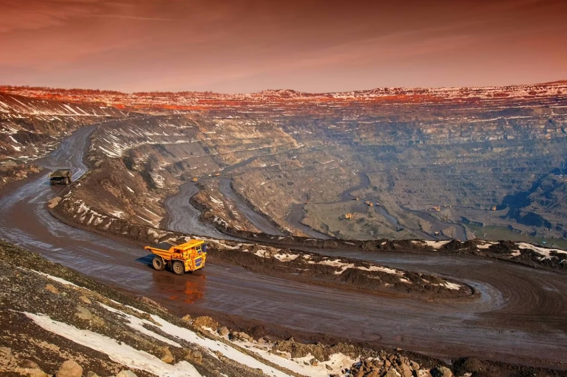 Iron Ore Prices Fall 6% in 2026 as Qingdao 62% Fe Hits Multi-Month Low