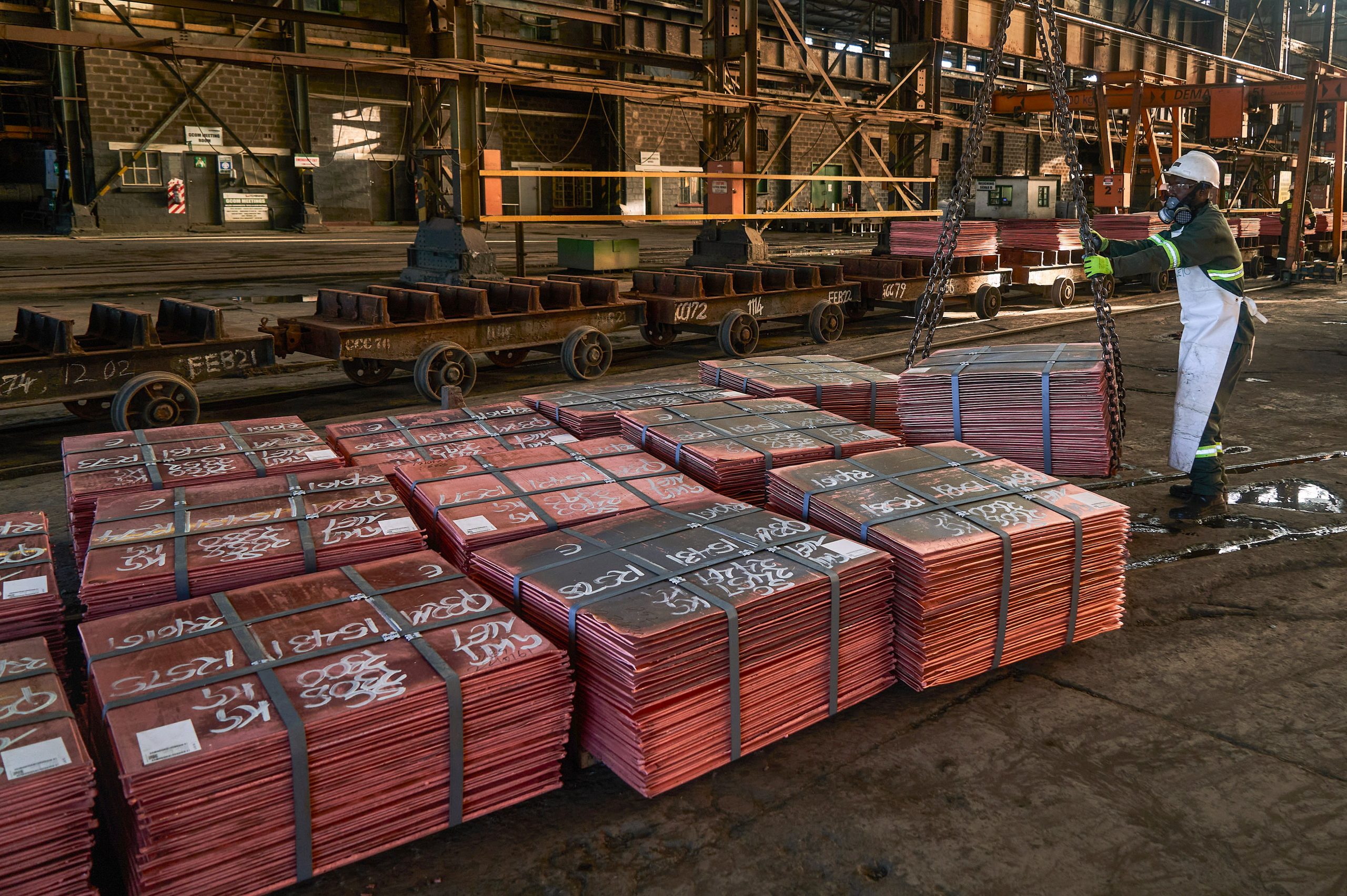 China copper price surge sends LME prices past $14,500 per ton
