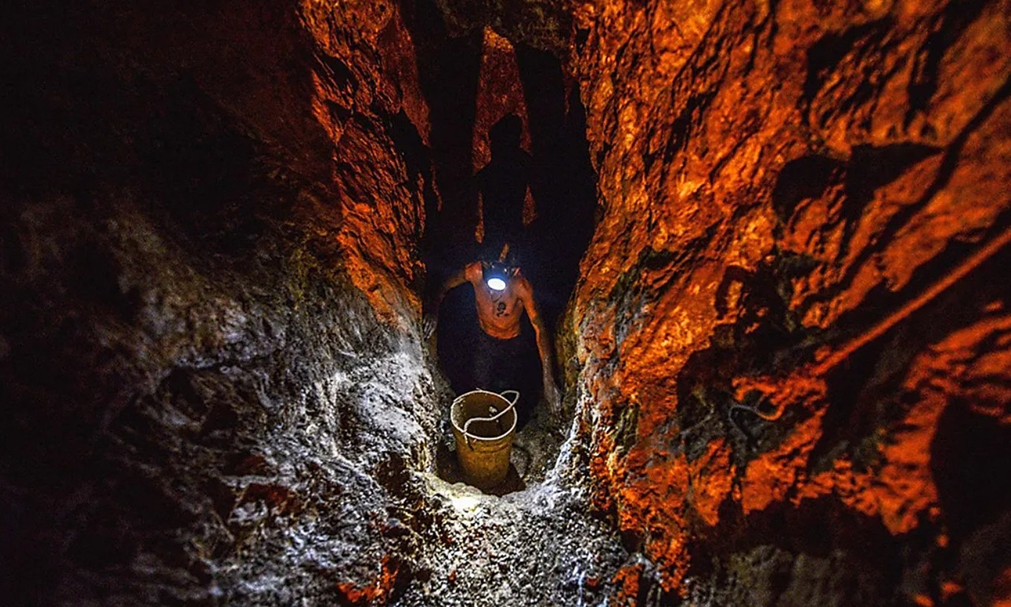 US Critical Minerals Strategy Expands to Venezuela Mining Sector