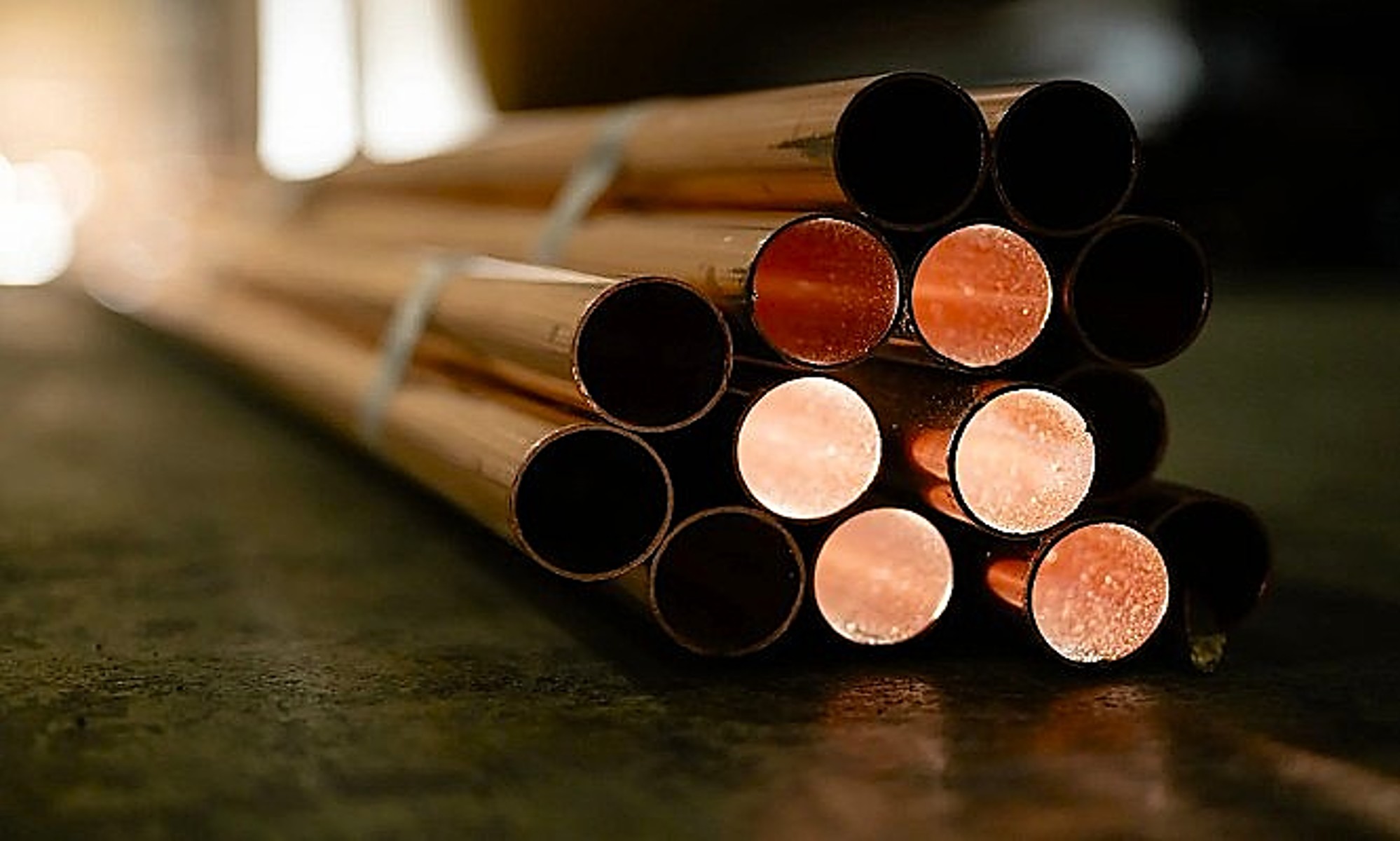 Copper Market Oversupply Pressures Prices Despite Bullish Investor Bets