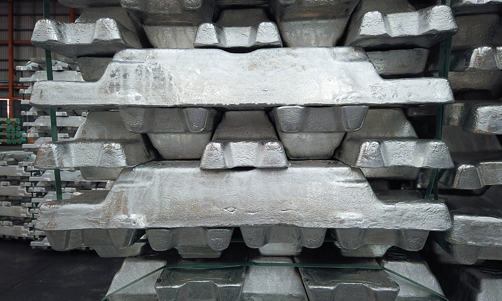 Global aluminum market crisis intensifies amid war, tariffs and supply shocks