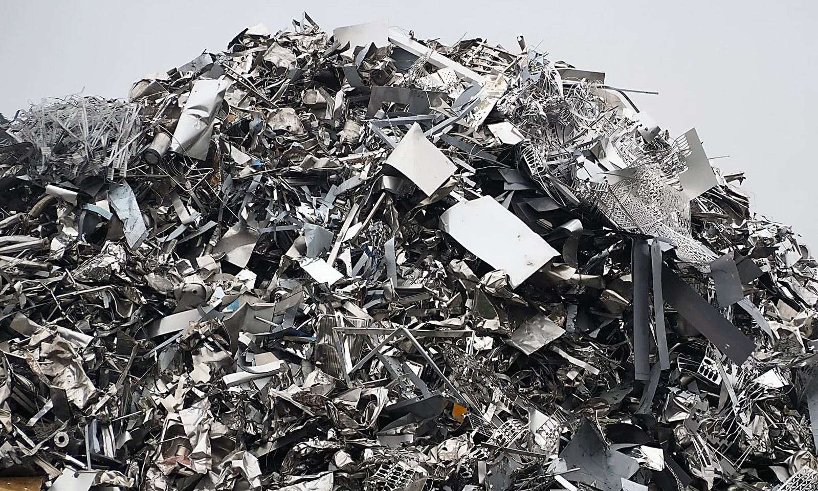 Scrap Metal Collection in Ukraine Decline Explained by War and Structural Challenges