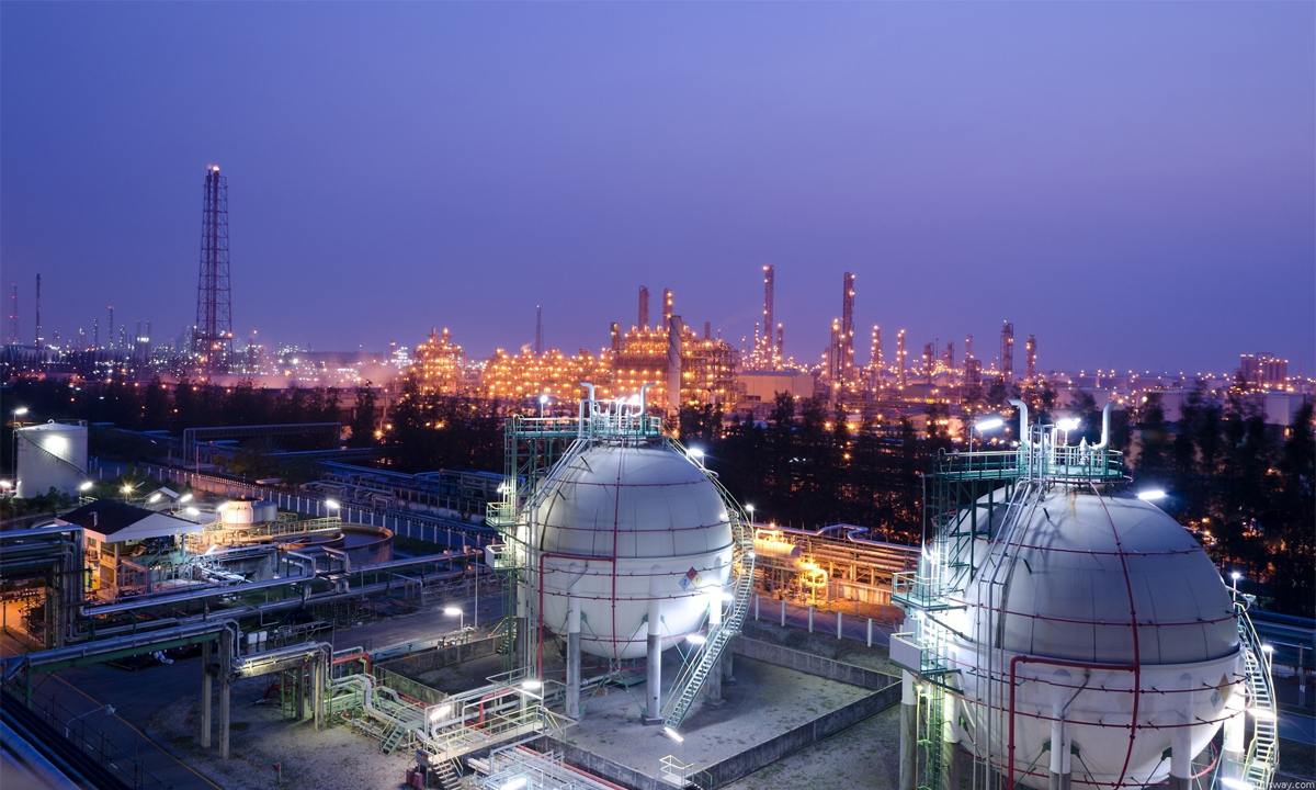 Israel Strikes Iran’s Assaluyeh Petrochemical Complex, Disrupting Pars Special Economic Energy Zone
