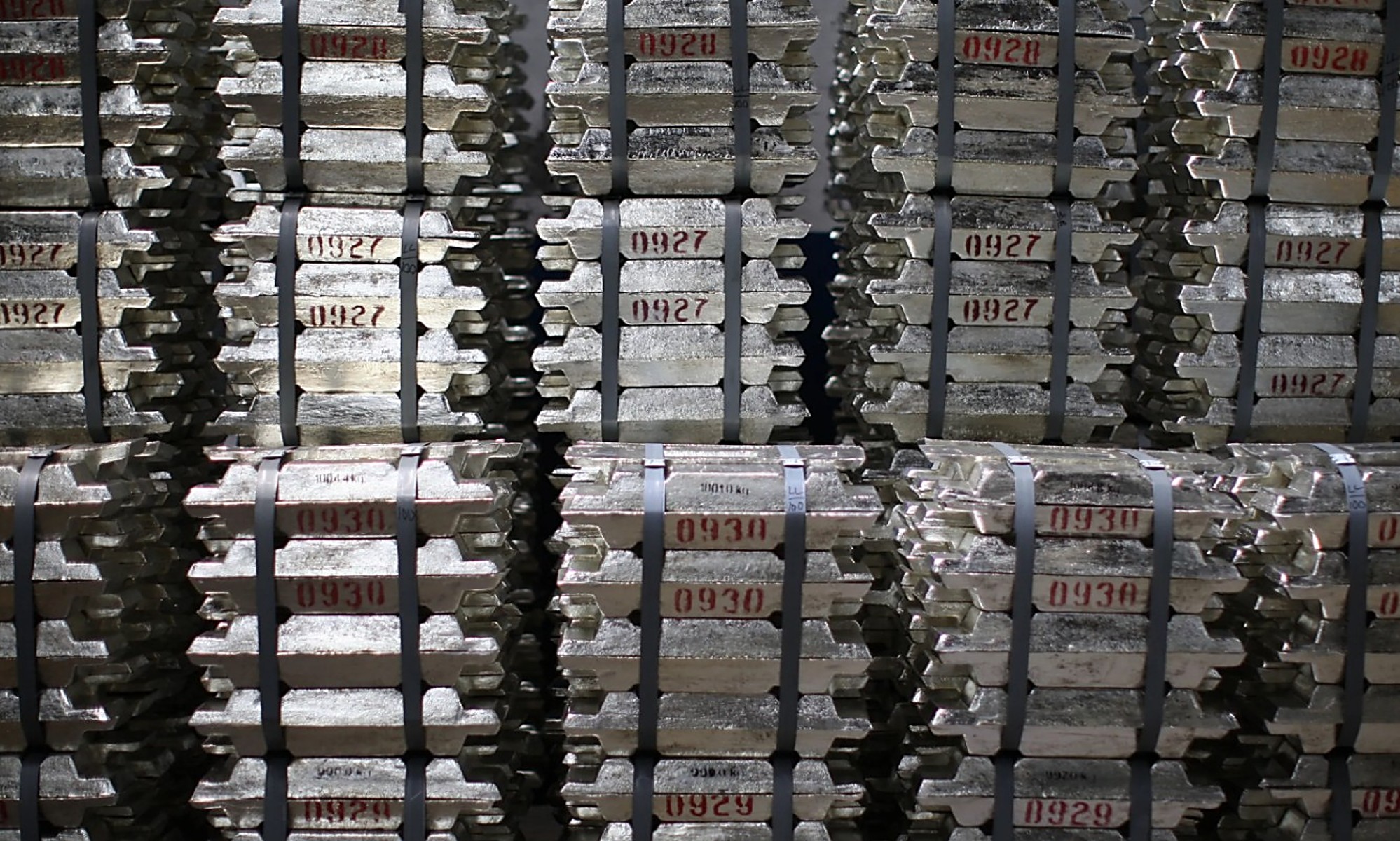 Tin Prices Defy Fundamentals as Investor Scarcity Bets Hold Strong