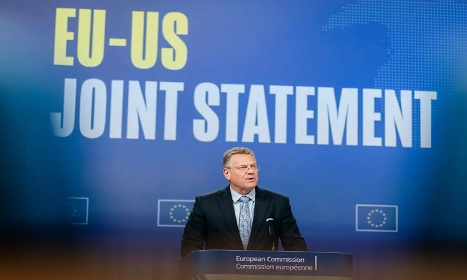 EU Finalizes US Trade Agreement to Ease Transatlantic Market Tension