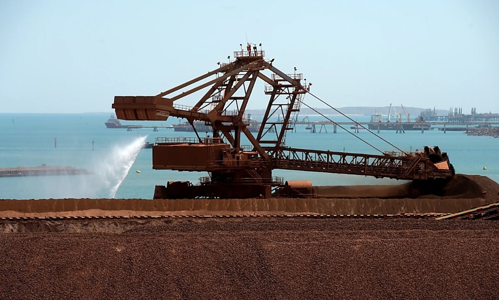 Freight Pressures Cushion Resilient 2026 Iron Ore Prices Amid Fragile Steelmaking Demand