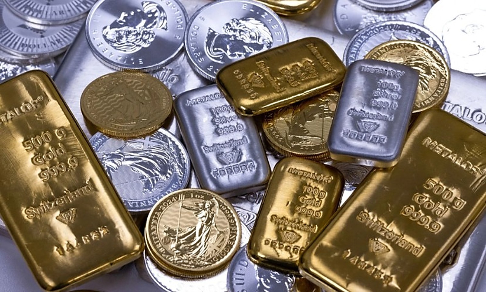 Gold and Silver Prices Surge as Middle East Conflict Intensifies