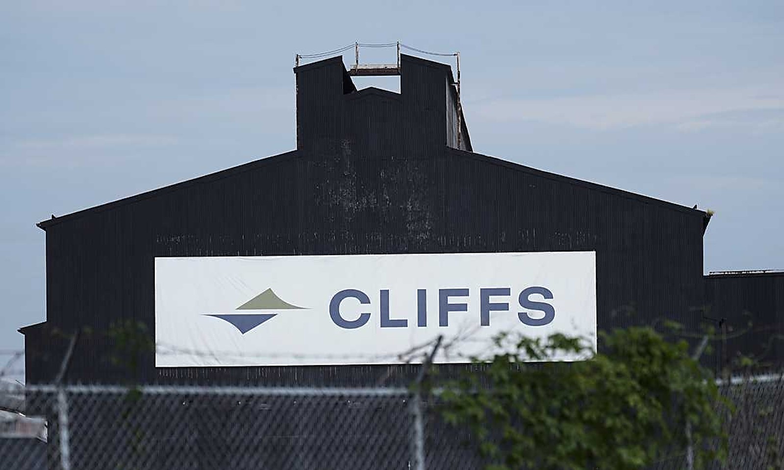 Cleveland-Cliffs Secures $400M Pentagon Steel Deal
