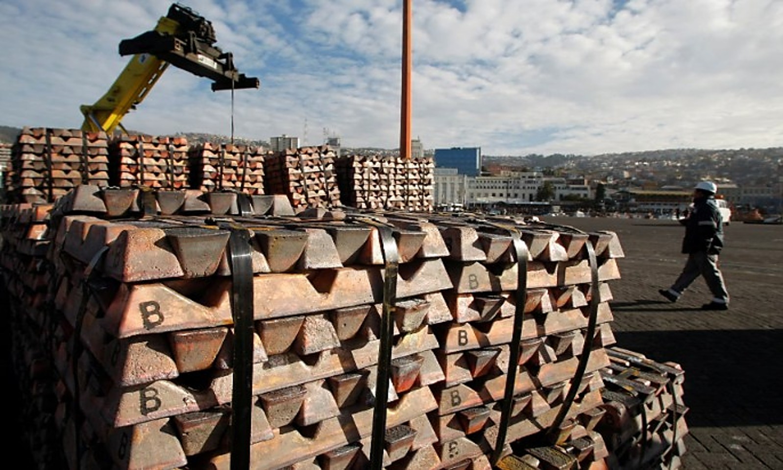 Copper Prices Ease from Record Highs Amid Chinese Data and US Tariff Trade